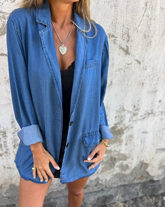 Women's Oversized Button-Up Jacket with Lapel Collar and Pockets